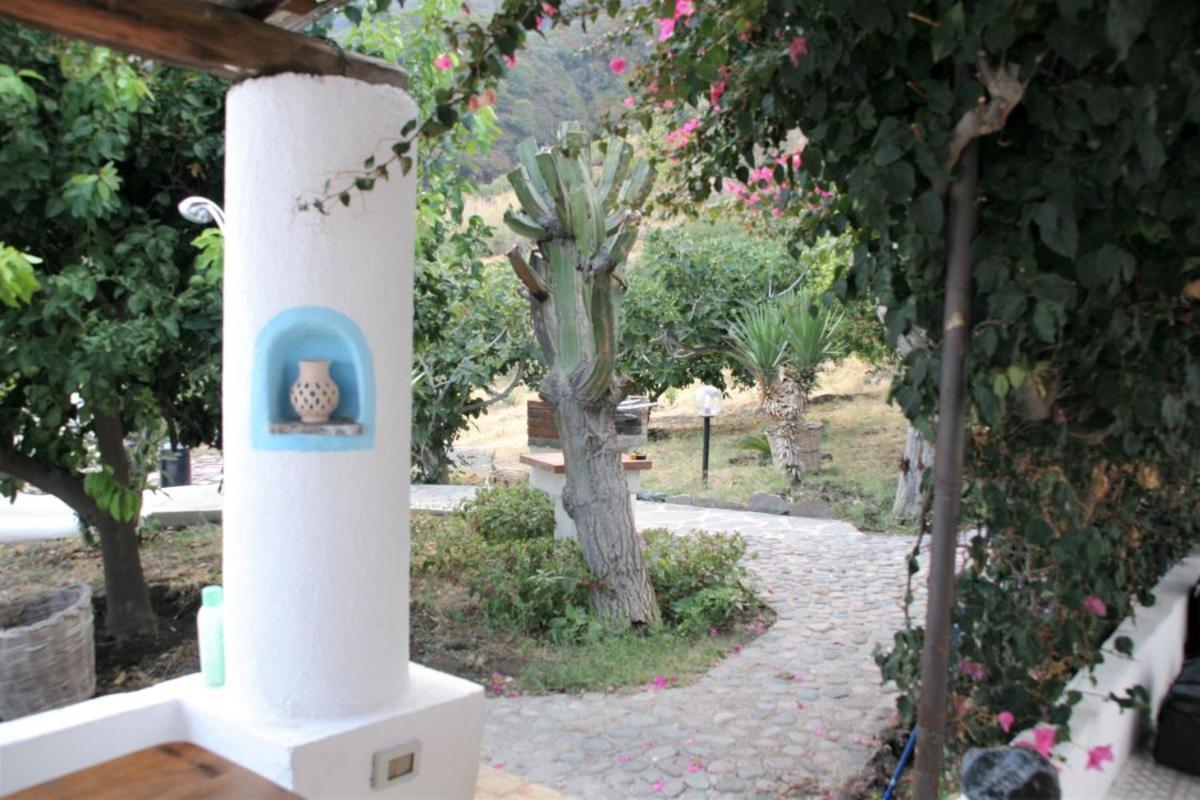 Case Al Mare - Terrazzi Panoramici E Ampio Giardino Santa Marina Salina Dış mekan fotoğraf